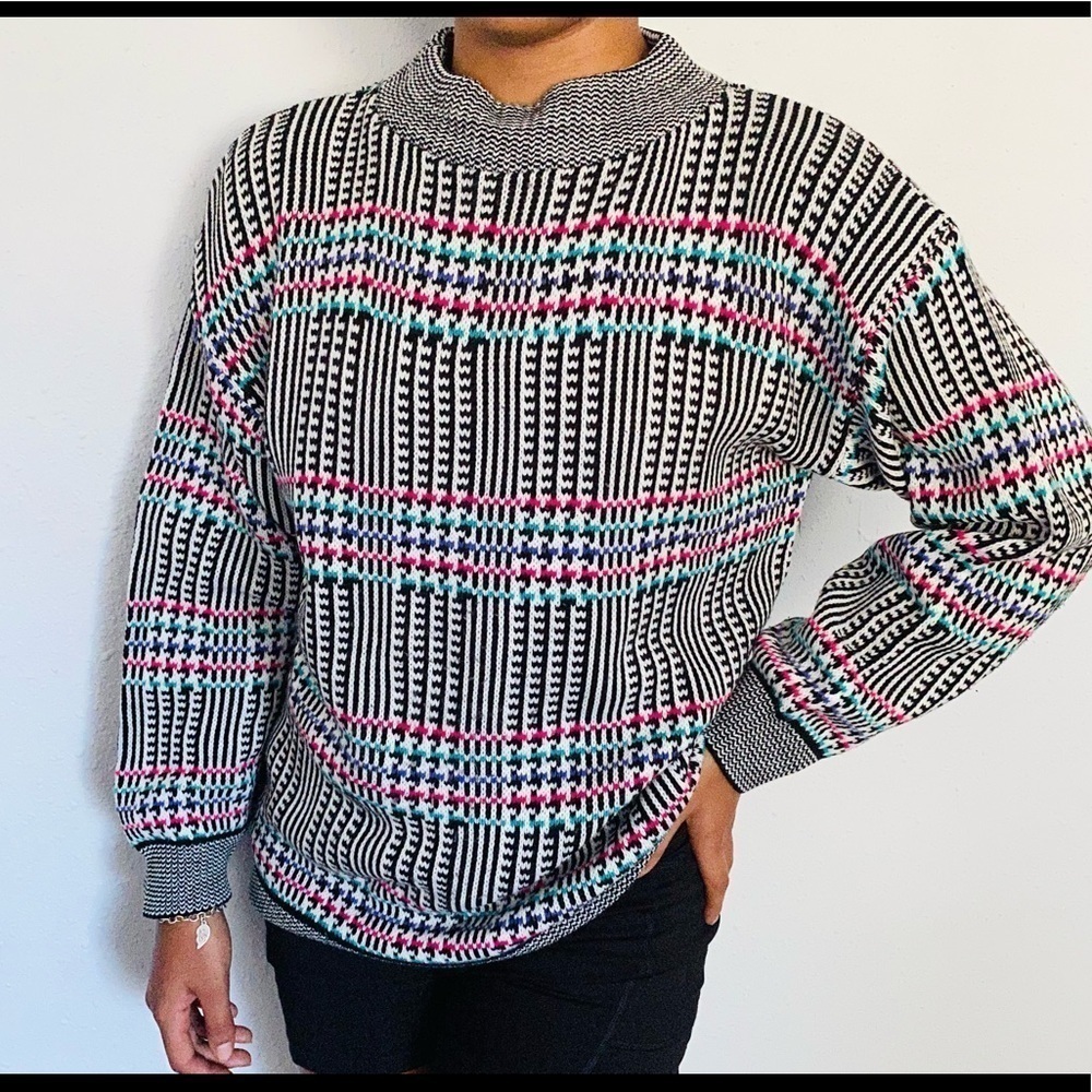 Vintage Retro 80's 90's Houndstooth Printed Acrylic Mock Neck Sweater